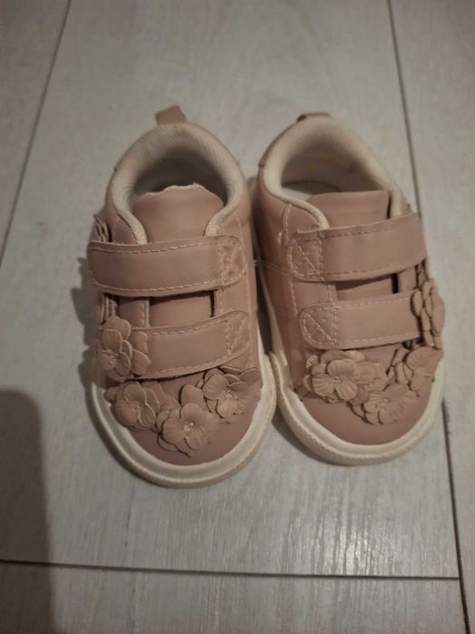 Кросівки для дівчинки HM