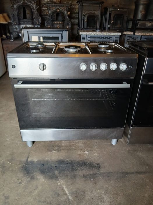 Vendo fogão a gás semi industrial impecável