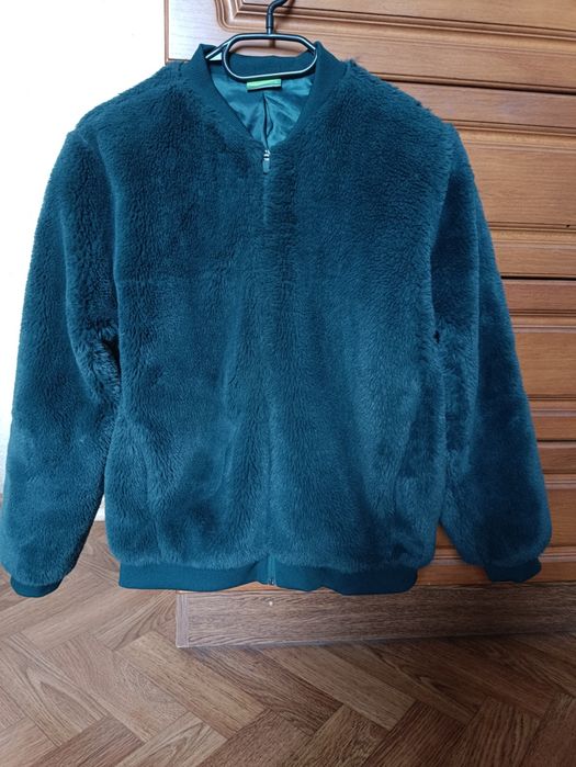 Новый полушубок на замке