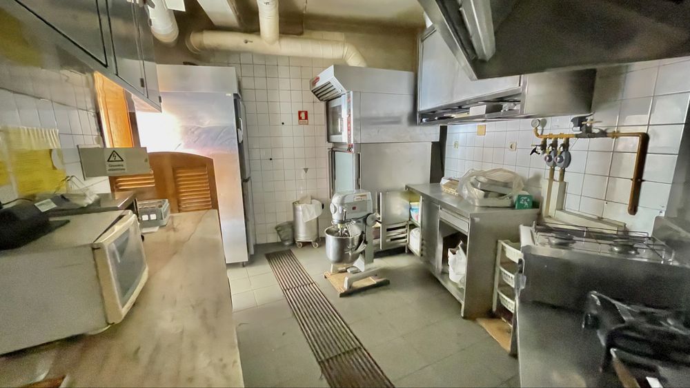 Venda de Pastelaria/Café, Figueira da Foz, 147m2
