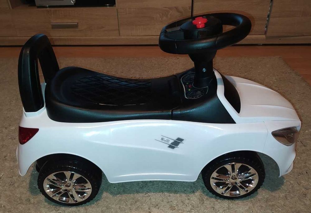 sportowy jeździk, auto , chodzik, muzyka, światła, klakson , nowy