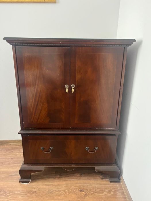 Meble w stylu antycznym (hotelowe)