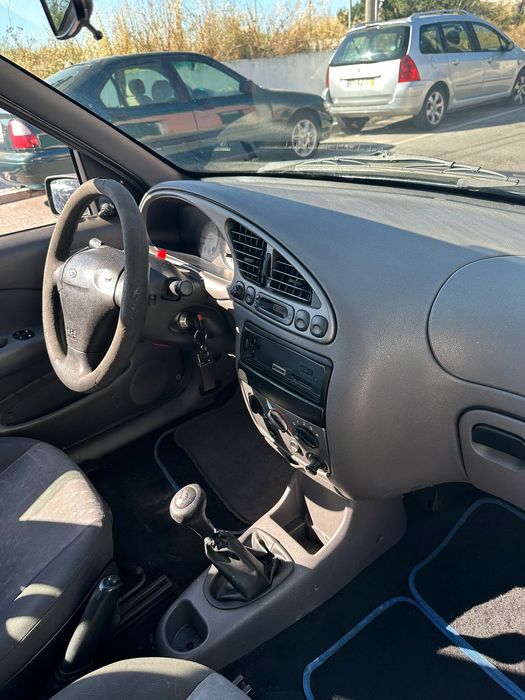 Ford Fiesta 1.8 2000 3portas