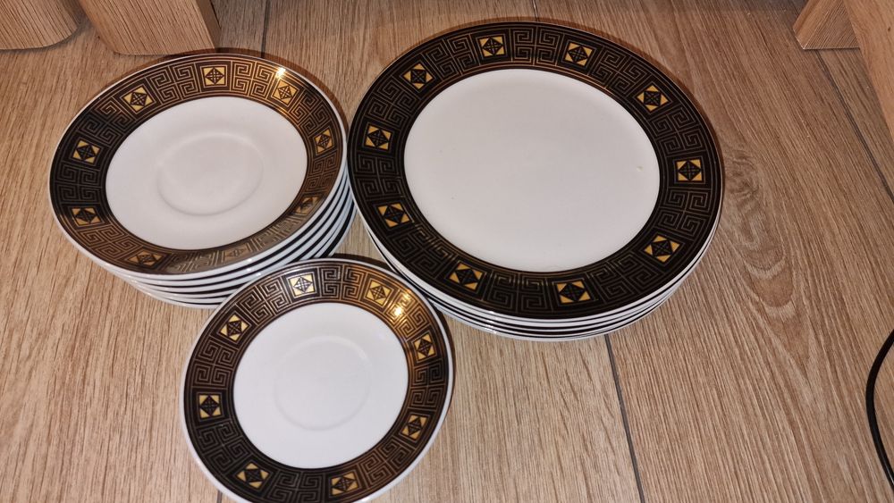 Serwis obiadowo-kawowy 48 elementów Platinum Design 24 karatowe złoto