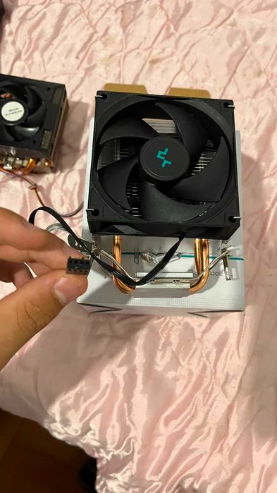 Cooler CPU DeepCool (Design Moderno) – Como Novo / Tubos de Cobre