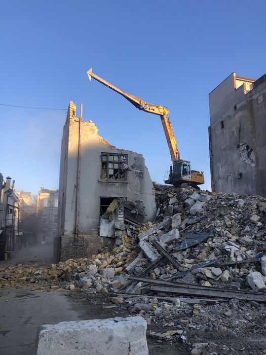 Демонтаж, снос зданий и любых конструкций.