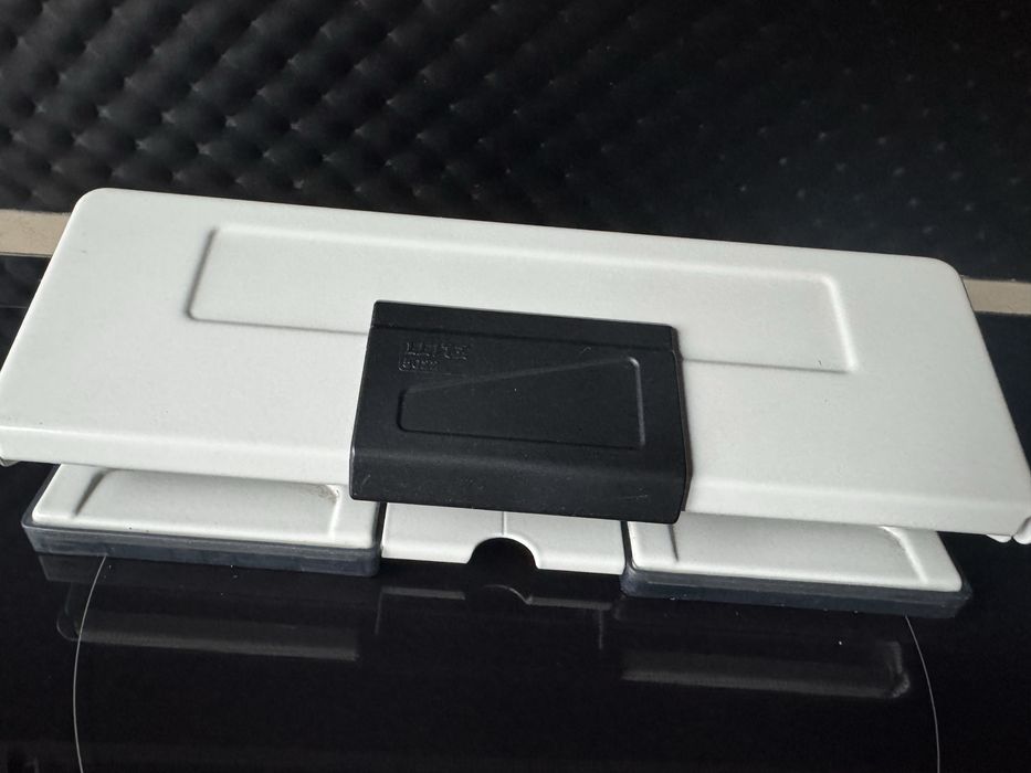 Sprzedam dziurkacz duży Leitz