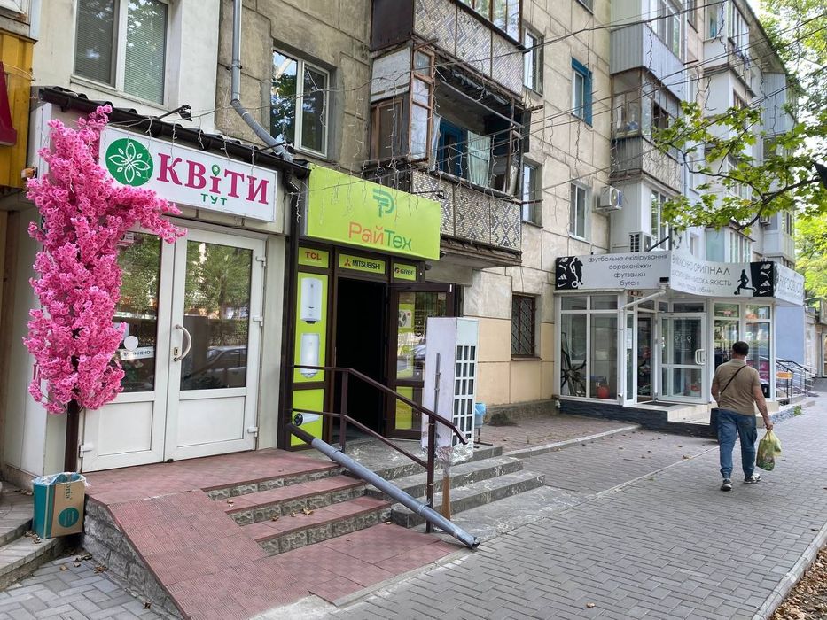 Аренда фасадного помещение Пр.Богоявленский 39 70м 15000грн