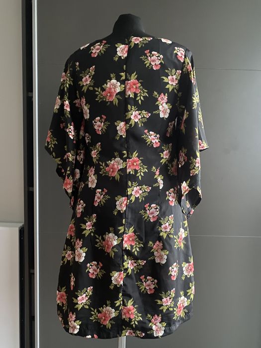 Śliczna tunika, koszulka, motyw w kwiatki, 10, boohoo