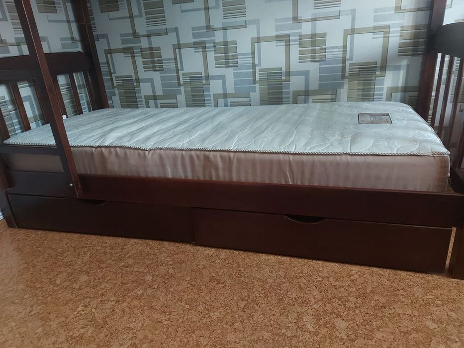 Двухъярусная кровать