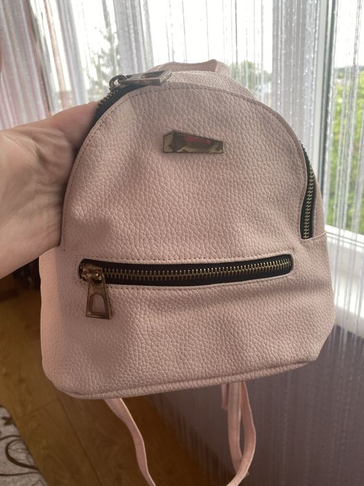 Продам сумки ,розбираю шкаф