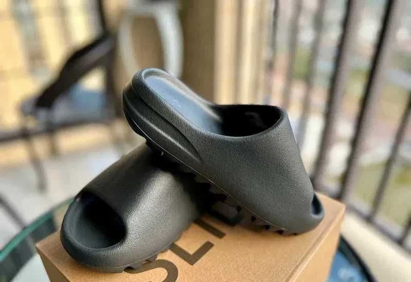 Yeezy Adidas Slide Onyx Rozmiary 40