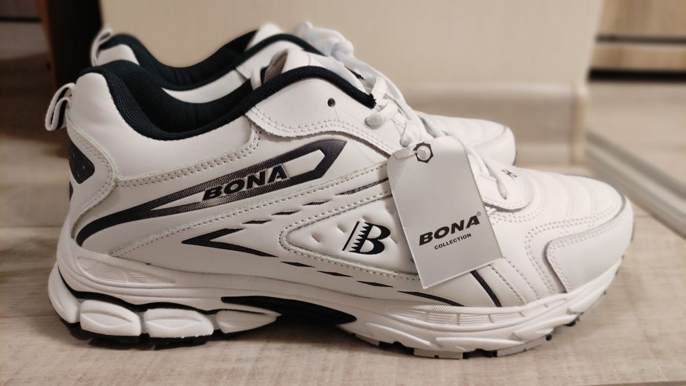 Кросівки BONA 43 розмір, білі