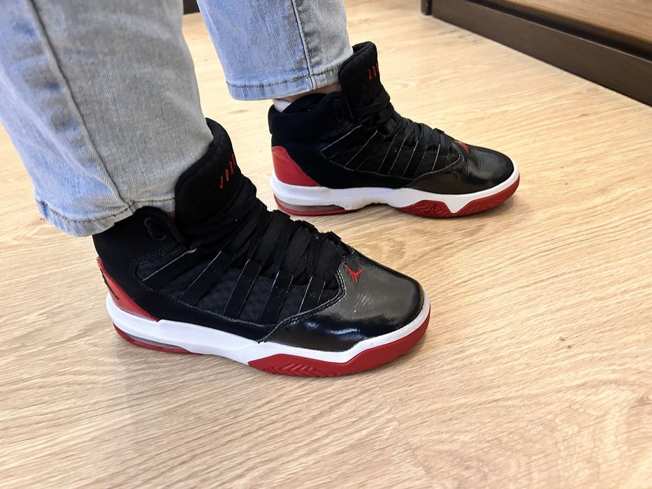 кросівки Nike Air Jordan Max Aura
