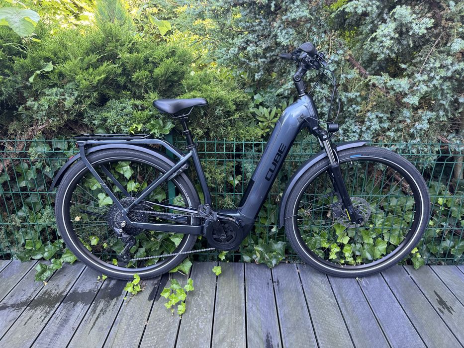 Rower elektryczny Cube Touring Hybrid 54 (M)