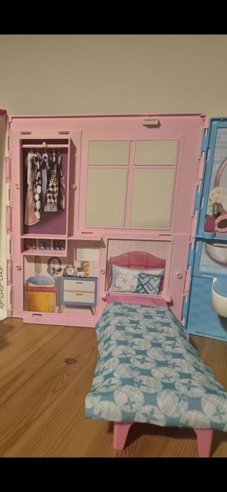 Barbie domek dla lalek+ lalka+ basen, kuchnia, FXG55