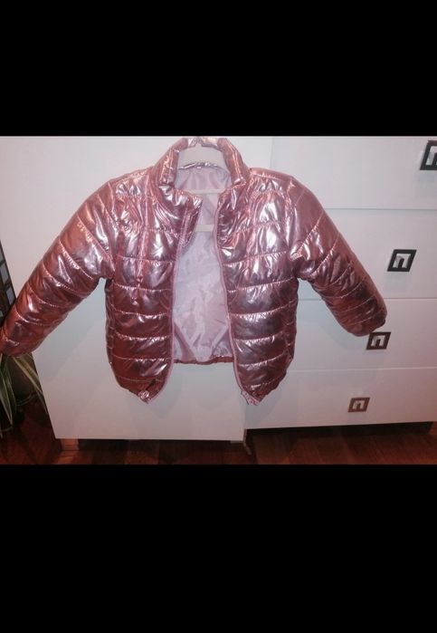 Różowa, odblaskowa kurteczka dla dziewczynki