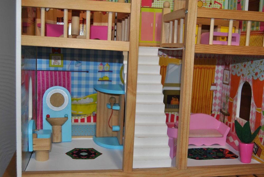 Domek dla lalek drewniany