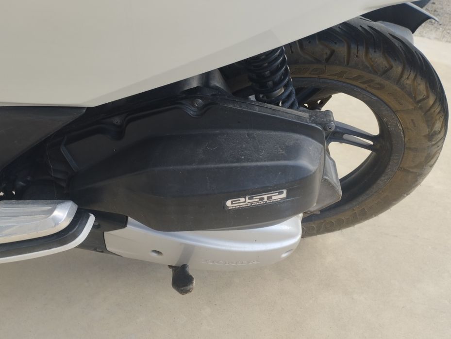 Honda PCX 125  branca 2016