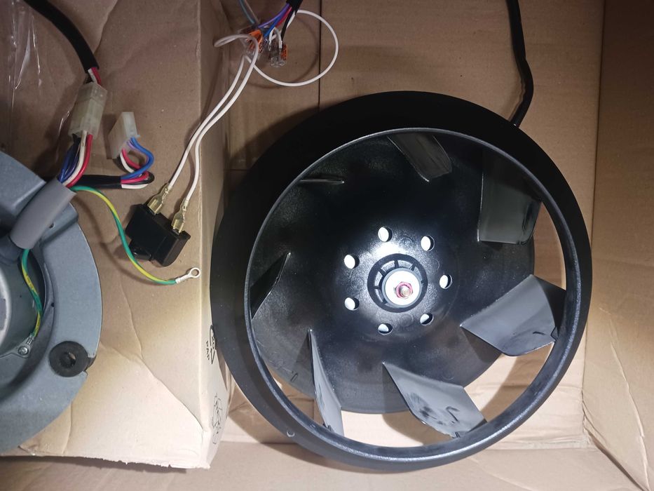 vendo caixa de ventilação  para aplicação em estufas ou vmc