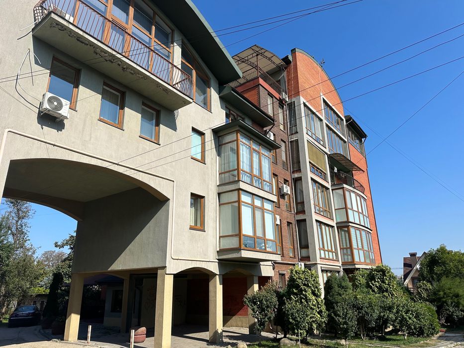 квартира в двох рівнях в центрі міста.