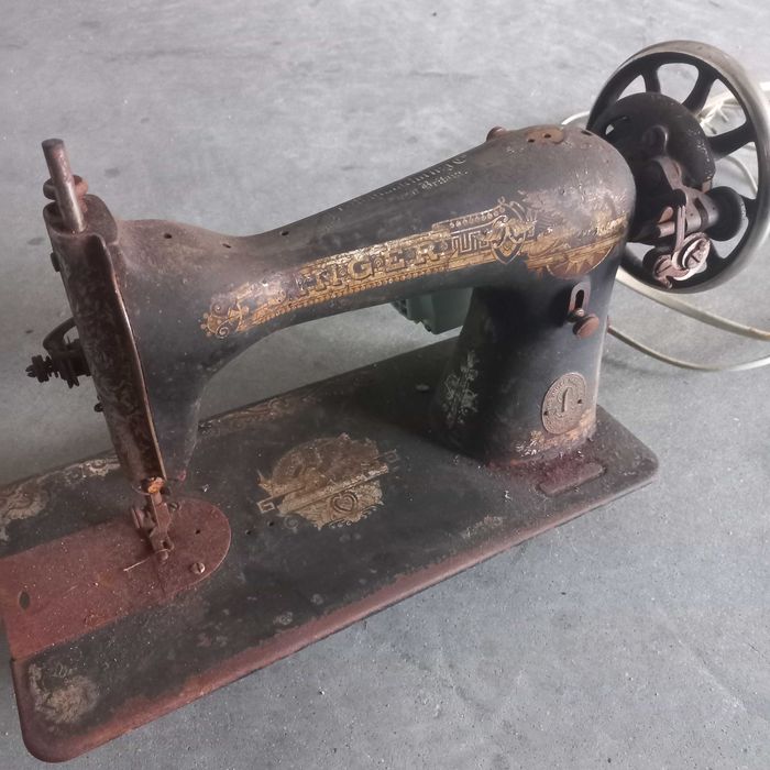 Maquina de costura SINGER