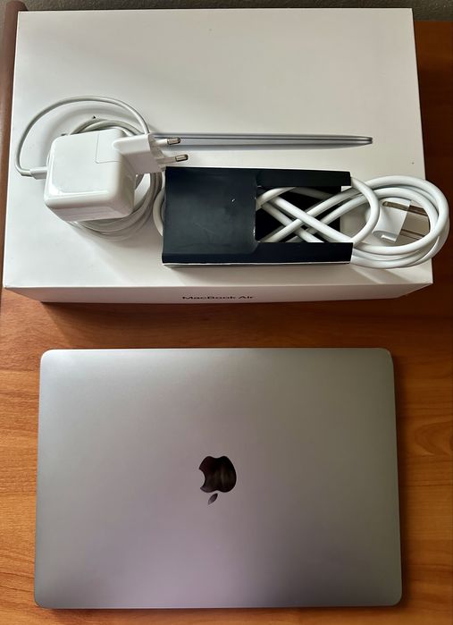 Vendo MacBook Air M1 2020 8GB-256GB
