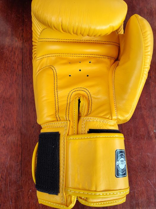 Рукавиці для боксу.