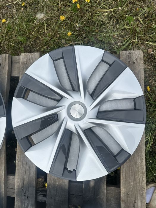 Ковпак колісній Tesla Model Y , 1044235-00-B