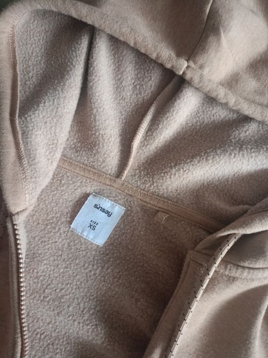 Bluzy sportowe Adidas i Sinsay