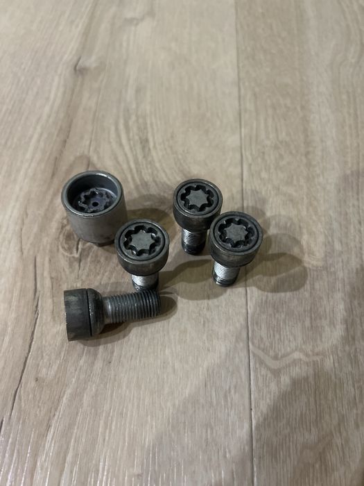 Śruby zabezpieczające AUDI