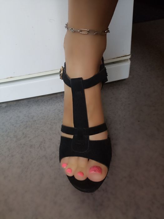 Босоніжки 39 розмір чорні