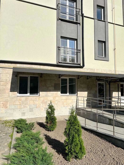 Двокімнатна квартира в новобудові з окремим виходом