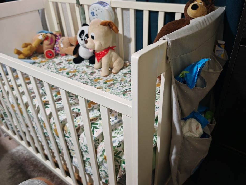 Berço de bebé branco