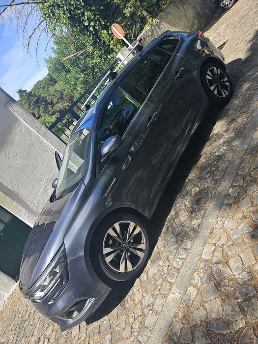 Renault Mégane 1.5 dCi Sports Tourer 115cv Full Extras (Teto de Abrir e Ecrã Grande)