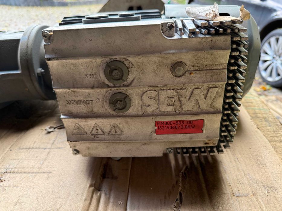 Motoreduktor, silnik sew z falownikiem 1,5 kw 12 do 58 obrotów