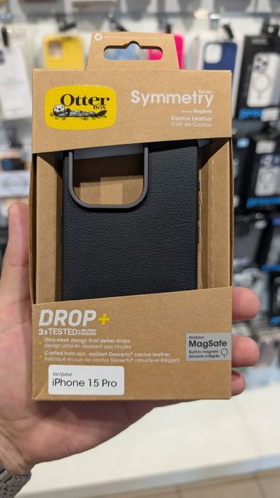 Оригінальні чохли на iPhone 15 pro також OtterBox,Proove