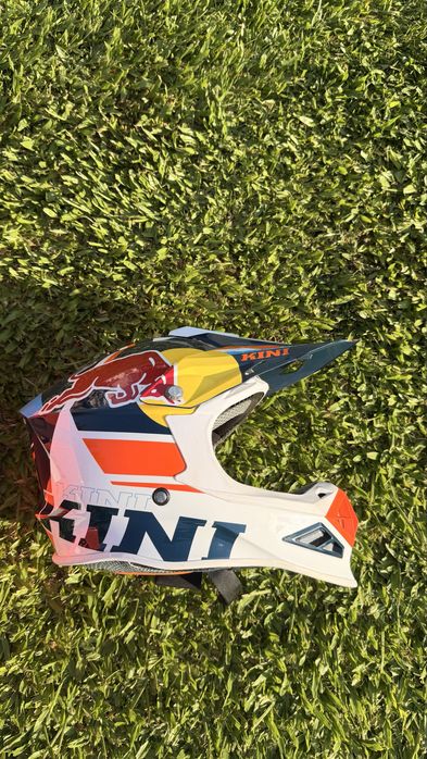 Capacete Kini Redbull