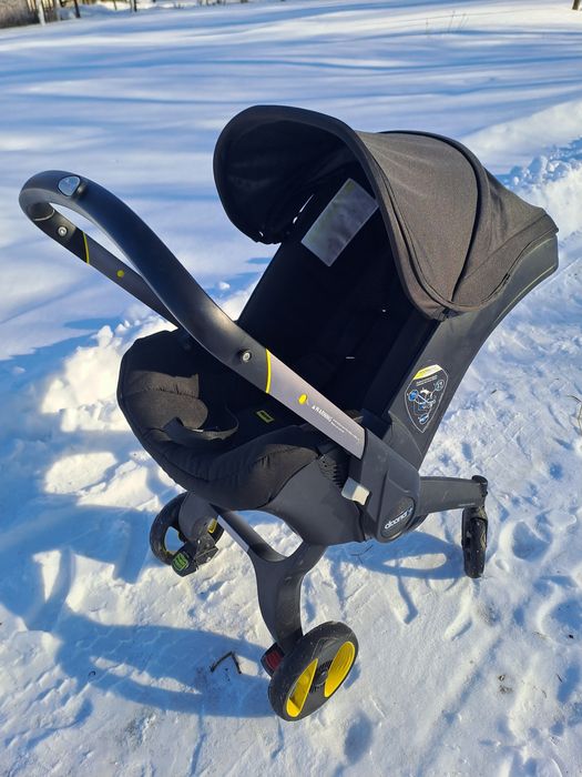 Продам дитяче автокрісло-візочок Doona+