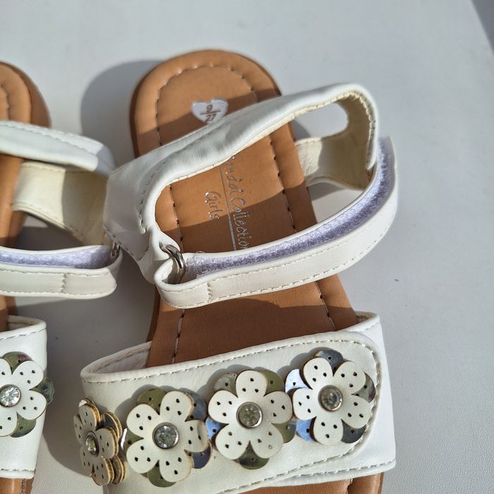Бежеві босоніжки на дівчинку, eu 27 р, uk 9, matalan