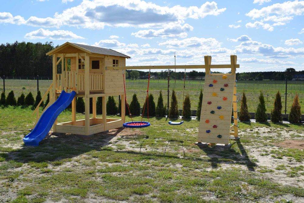 Domek dla dzieci.Plac zabaw.Zjeżdżalnia.Piaskownica.Domek ogrodowy