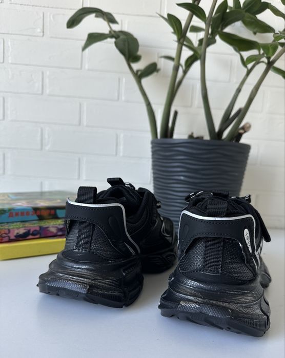 Кросівки дівчаткам стильні , легкі та зручні 34 35 36