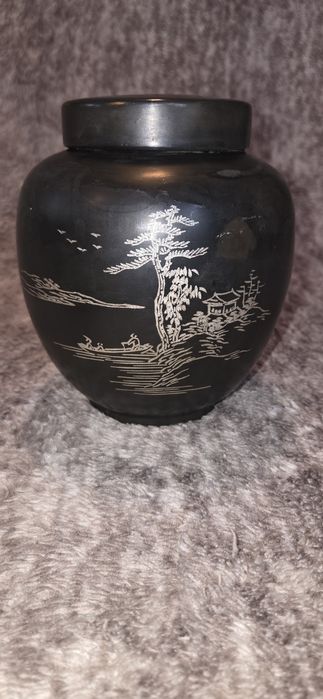 Pudełko z laki wazon pojemnik