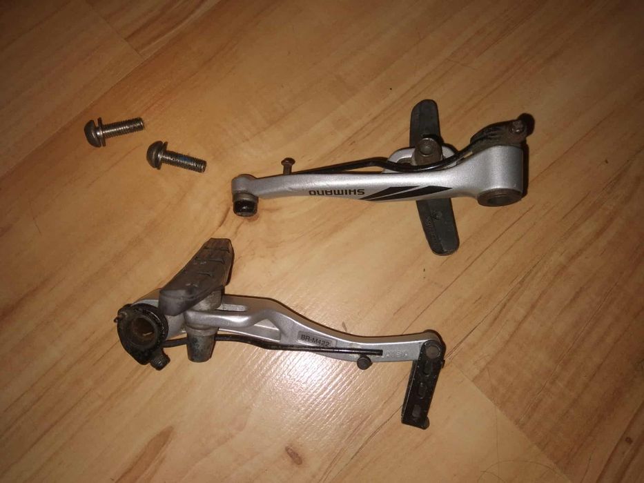 Dwie rowerowe szczęki hamulcowe Shimano BR-M422.