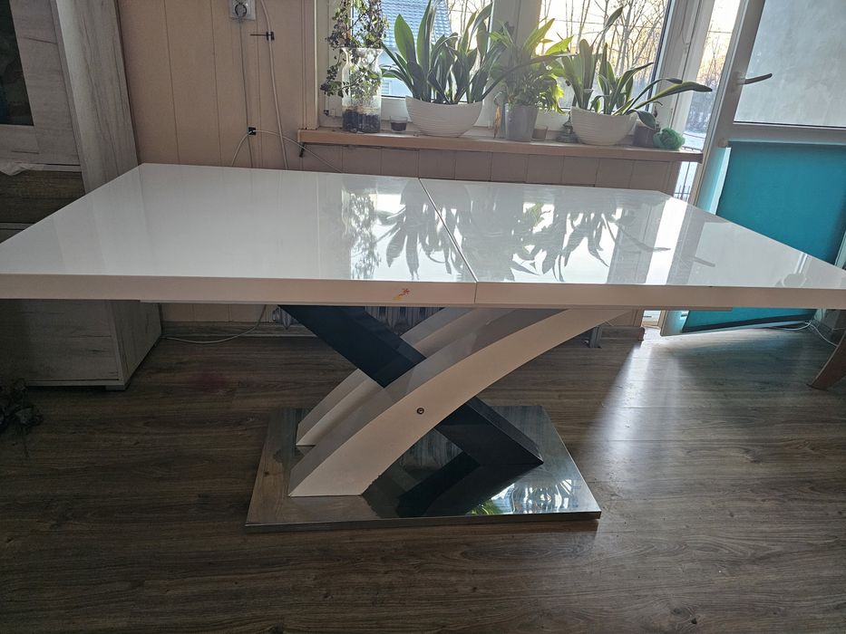 Stół rozkładany do salonu/jadalni