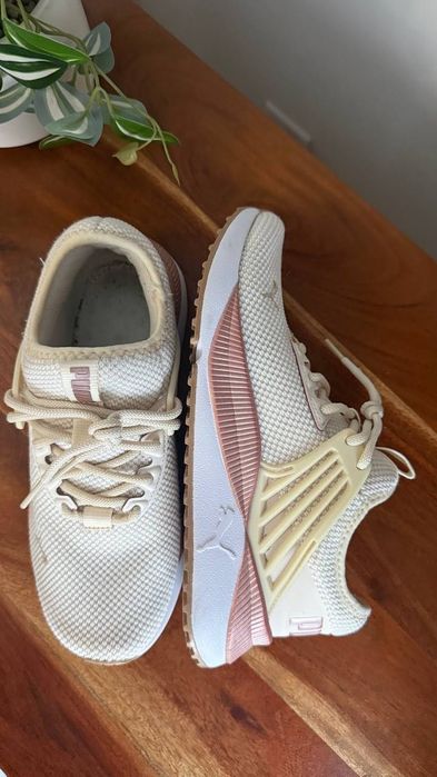 Жіночі кросівки PUMA як нові