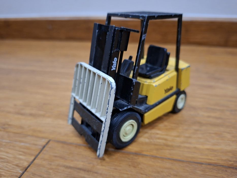 Model wózka widłowego Yale Conrad 2998 1:50 Metal Retro