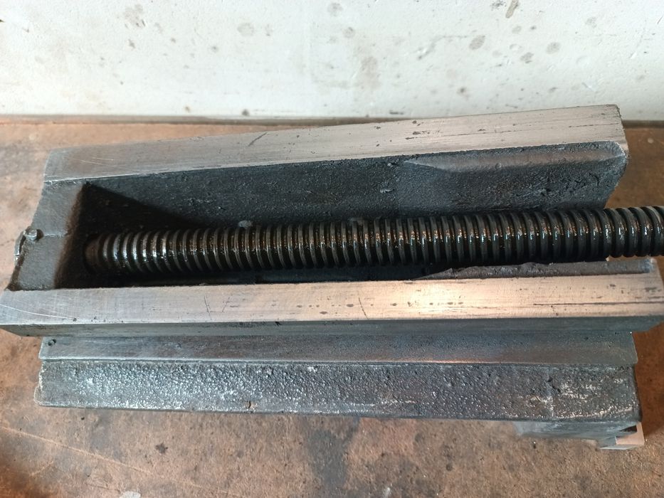 Nowa niższa cena. Imadło BISON 150 duże, nowe szczęki, mocne, 48 kg