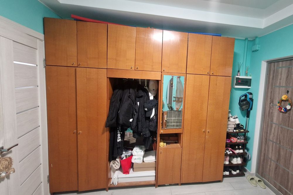 Продам прихожую Самовивоз