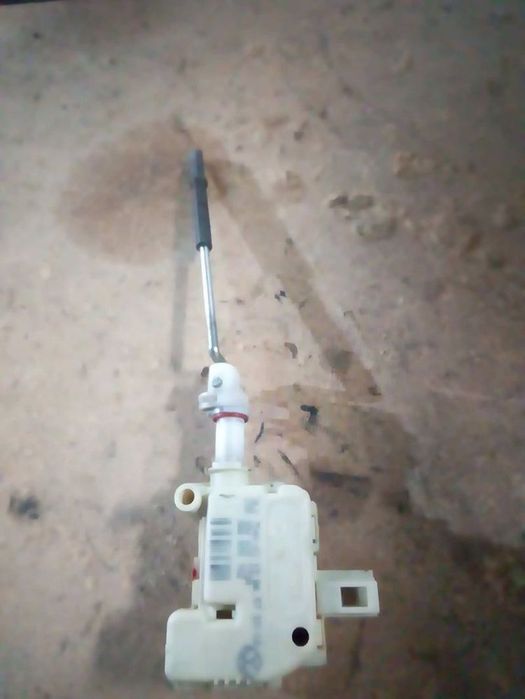 Fecho Da Tampa Do Combustivel Volkswagen Passat (3B2)